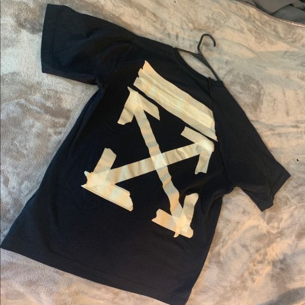 OFF WHITE T